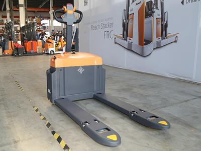 Transpaleta eléctrica 1500kg 